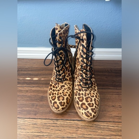 🖤Leopard Booties lace up boots chunky boots ankle boot Dolce Vita block heel - Picture 12 of 14